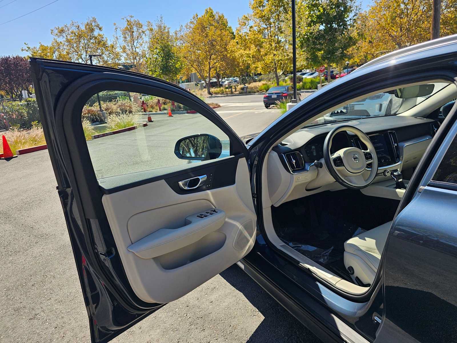 Used 2020 Volvo V60 T5 Cross Country w/ Protection Package Premier AWD/4WD image 19