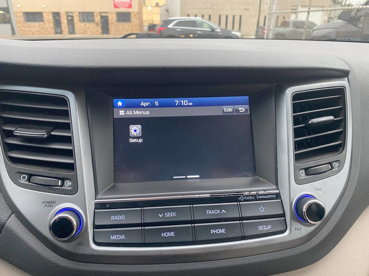 Used 2018 Hyundai Tucson SEL image 16