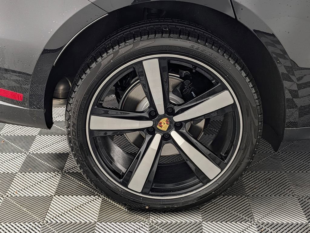 New 2026 Porsche Macan image 13
