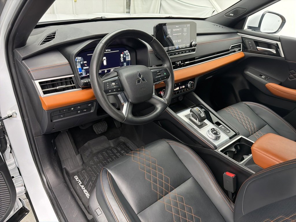 Used 2023 Mitsubishi Outlander SEL image 15