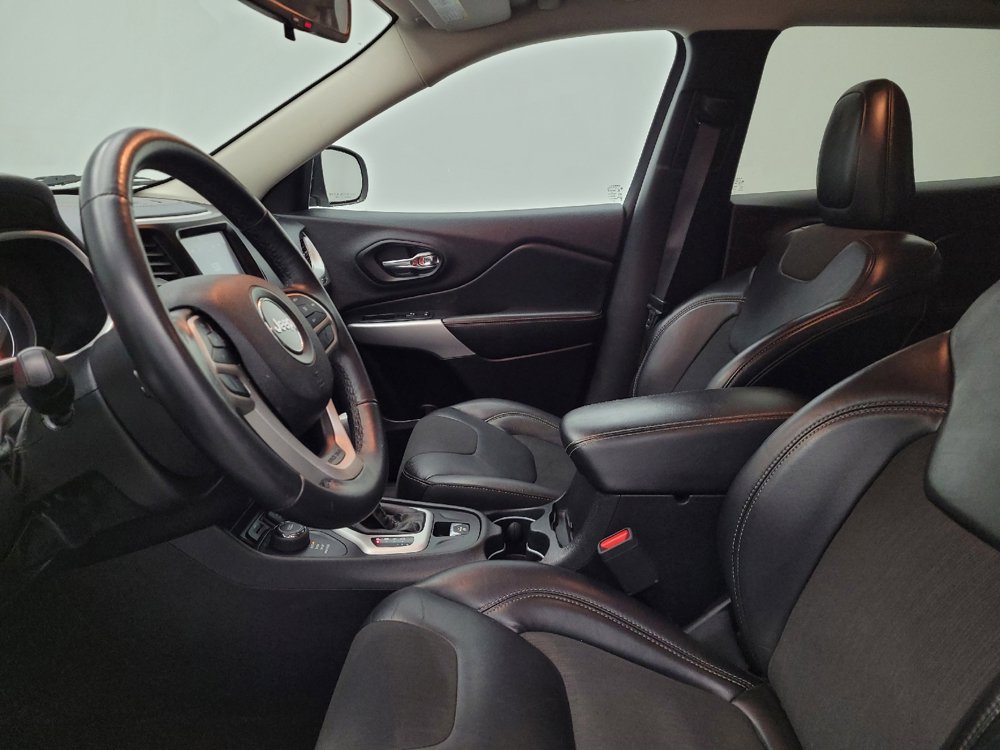 Used 2018 Jeep Cherokee Latitude Plus image 17