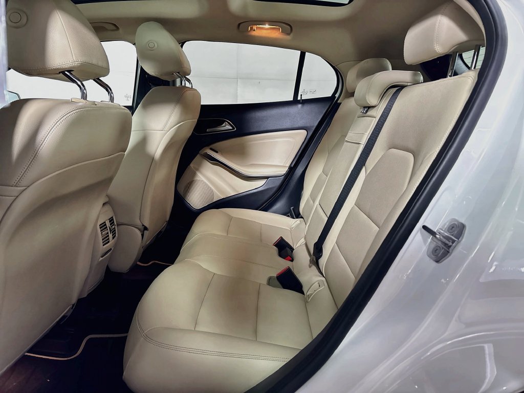 Used 2019 Mercedes-Benz GLA 250 4MATIC image 20