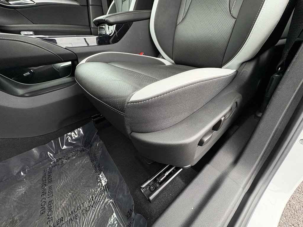 Used 2024 Buick Envision Sport Touring image 35