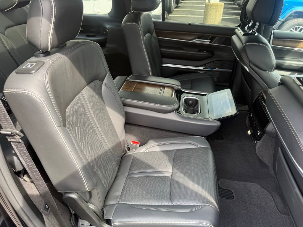 Used 2022 Jeep Grand Wagoneer Series II image 53