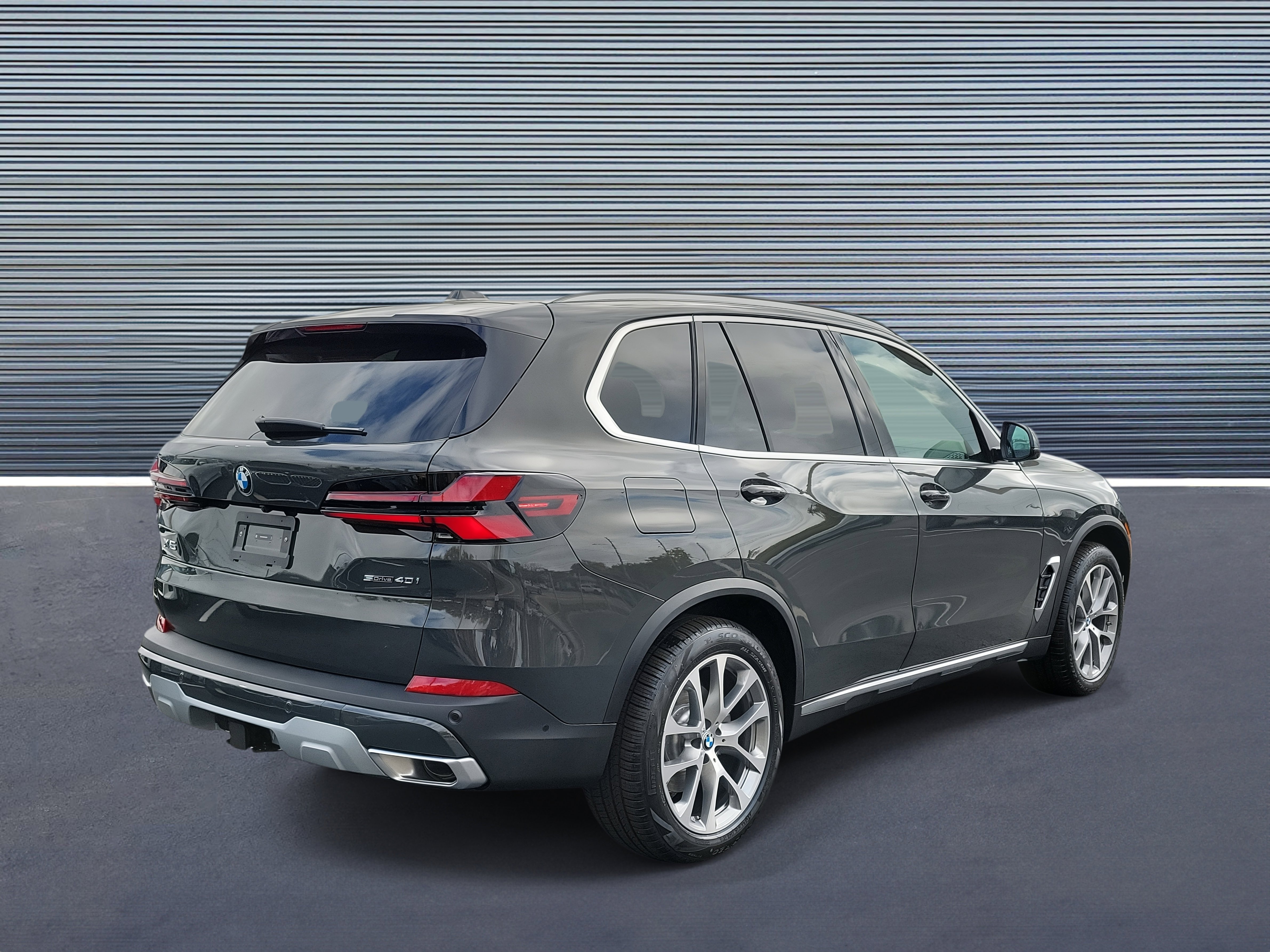 New 2026 BMW X5 sDrive40i image 3