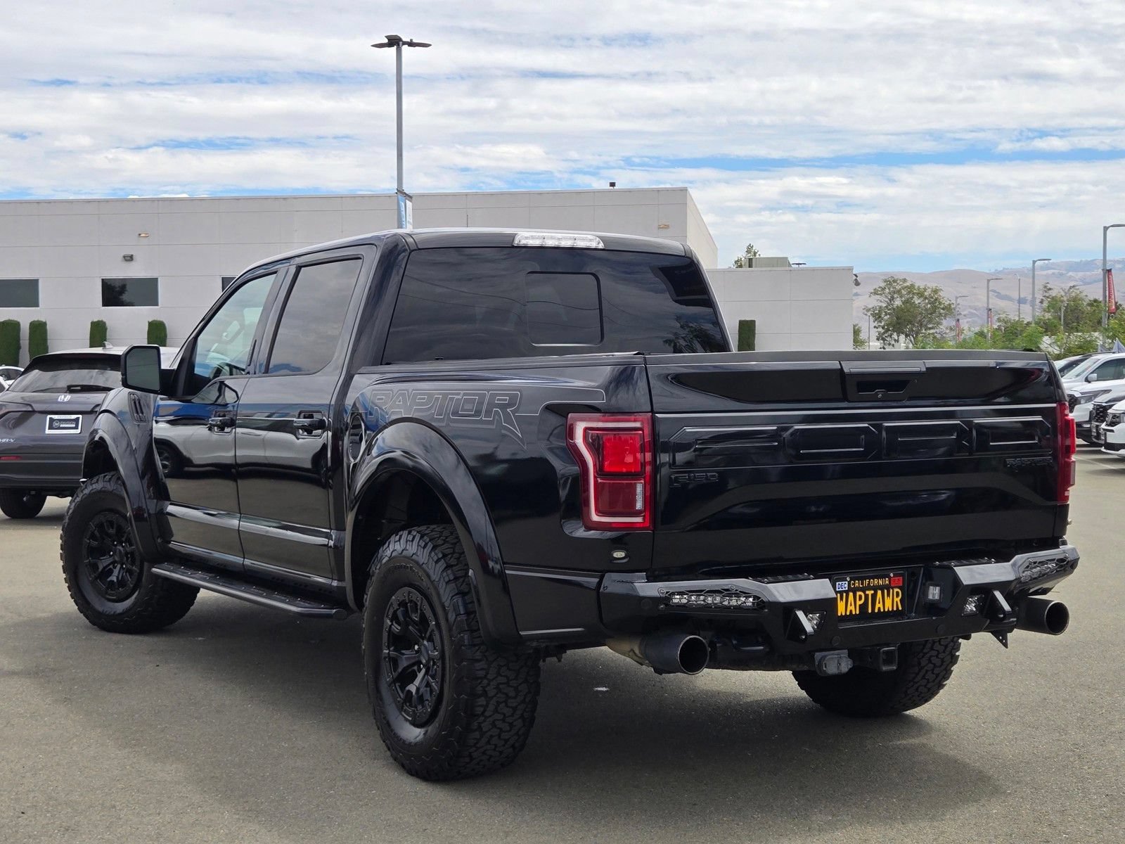 Used 2017 Ford F150 Raptor w/ Equipment Group 802A Luxury AWD/4WD image 5