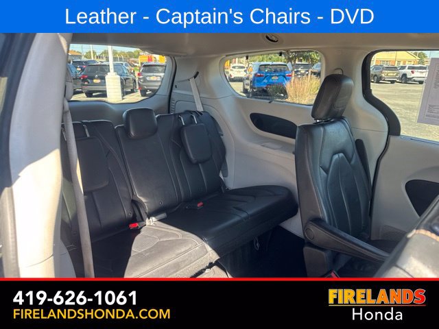 Used 2017 Chrysler Pacifica Touring-L Plus w/ Tire & Wheel Group FWD image 42