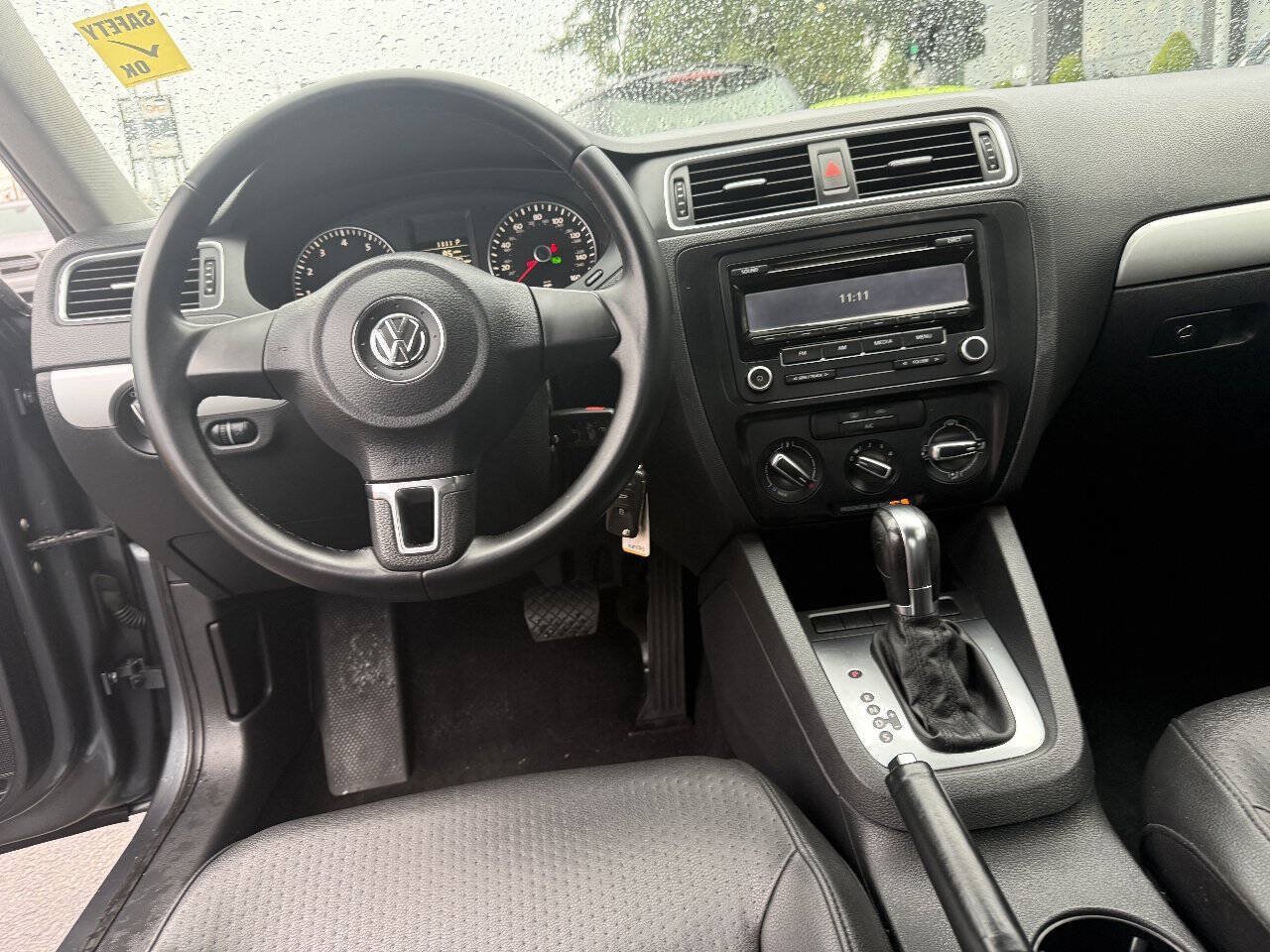 Used 2013 Volkswagen Jetta SE FWD image 10