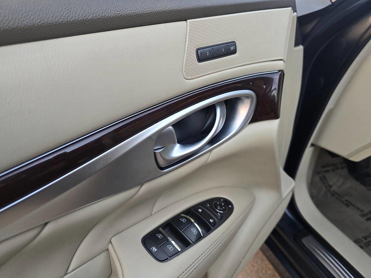 Used 2012 INFINITI M37 w/ Premium Pkg image 19