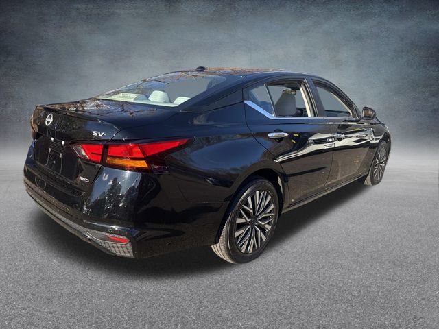 Used 2024 Nissan Altima 2.5 SV AWD/4WD image 11