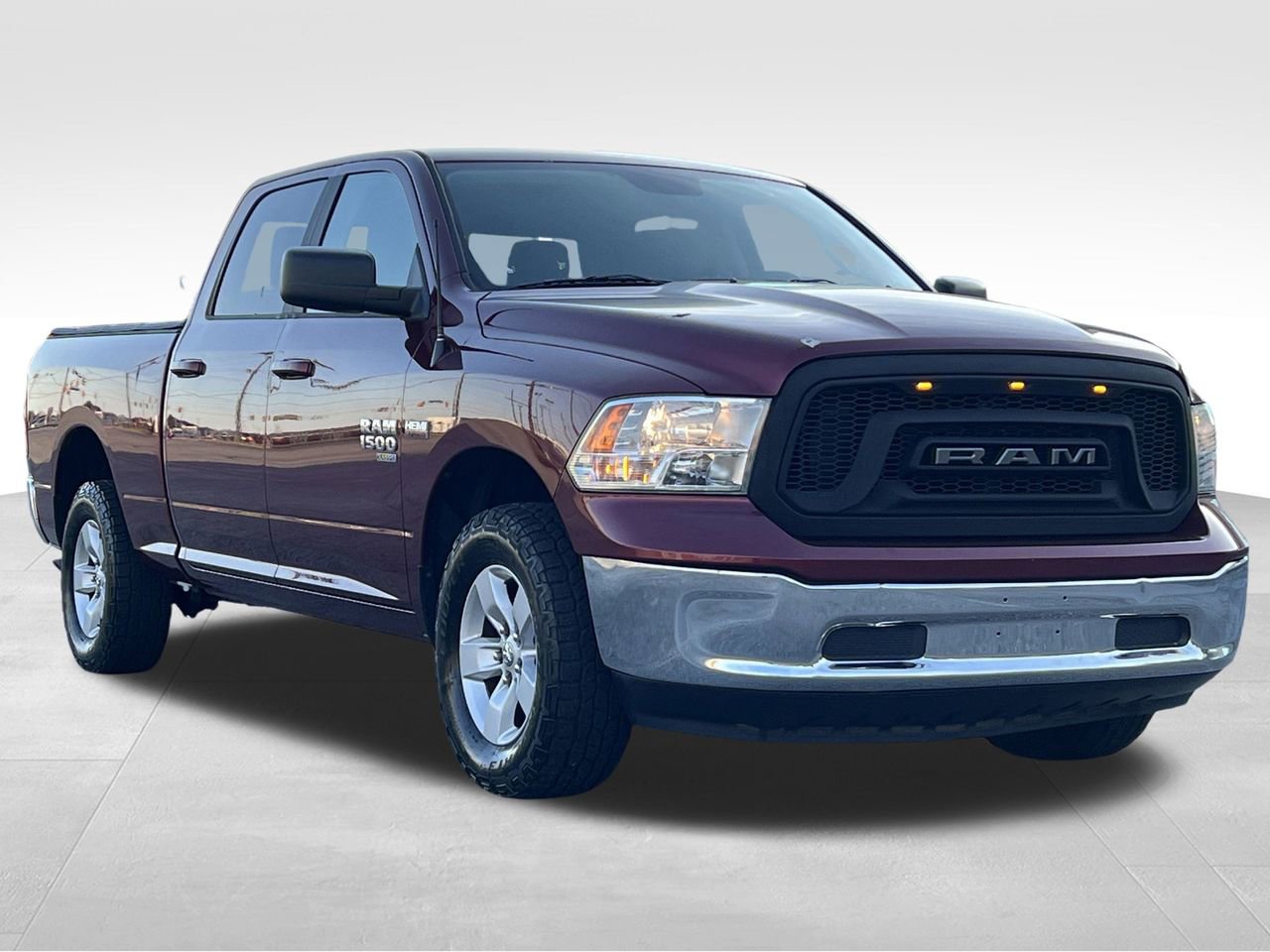 Used 2019 RAM 1500 Classic SLT image 29