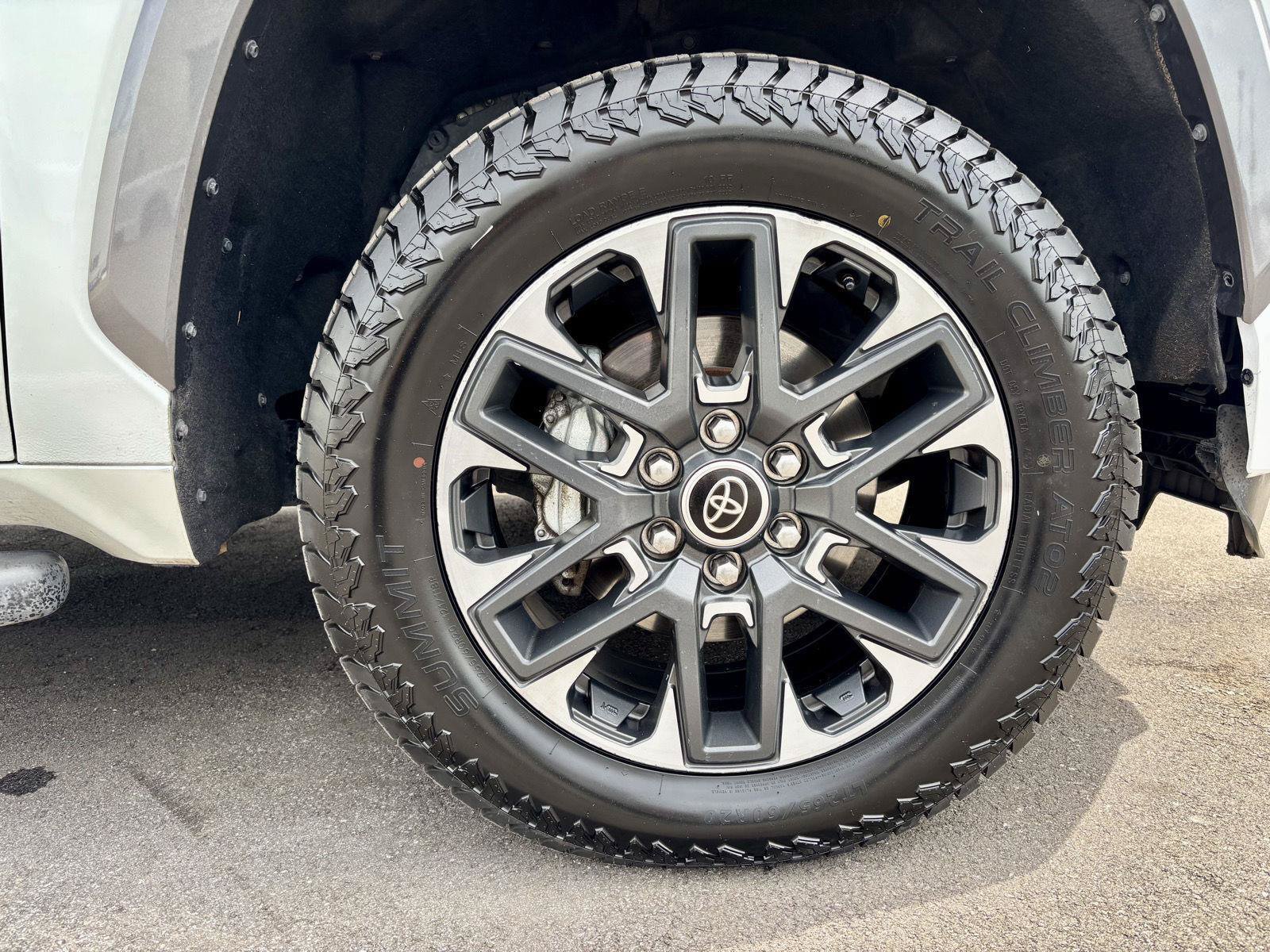 Used 2022 Toyota Tundra Limited w/ Power Package AWD/4WD image 39