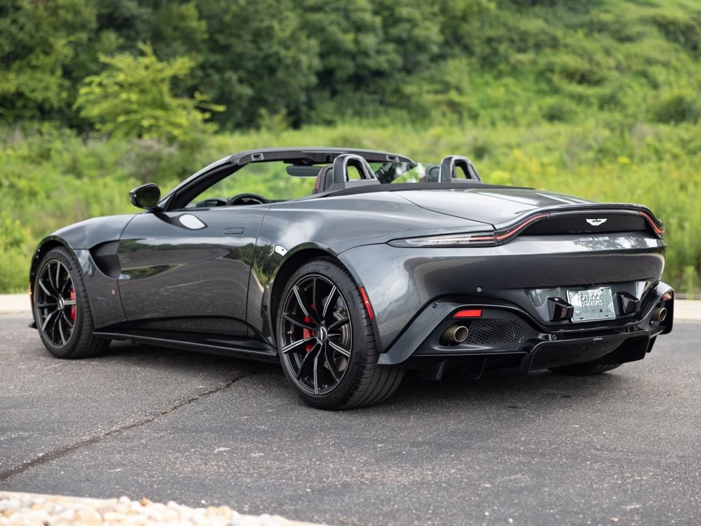 Used 2021 Aston Martin V8 Vantage Roadster RWD image 3