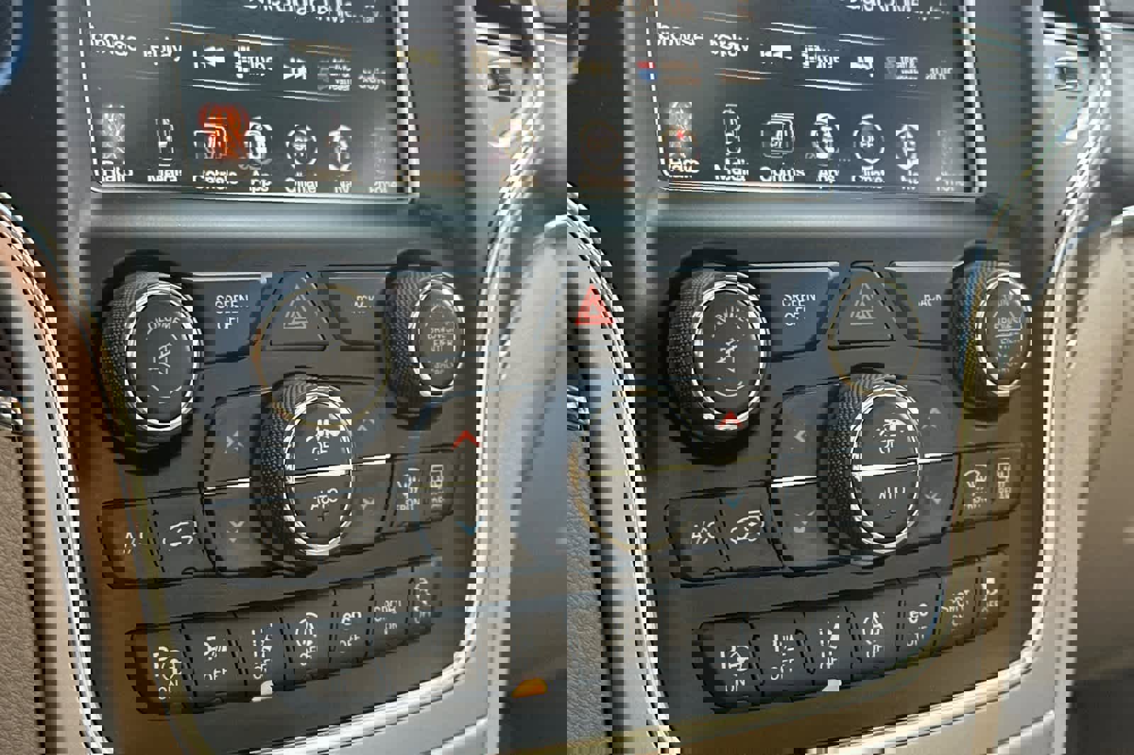 Used 2017 Jeep Grand Cherokee Overland w/ Jeep Active Safety Group image 20