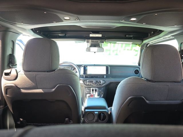 Used 2024 Jeep Wrangler Rubicon image 11