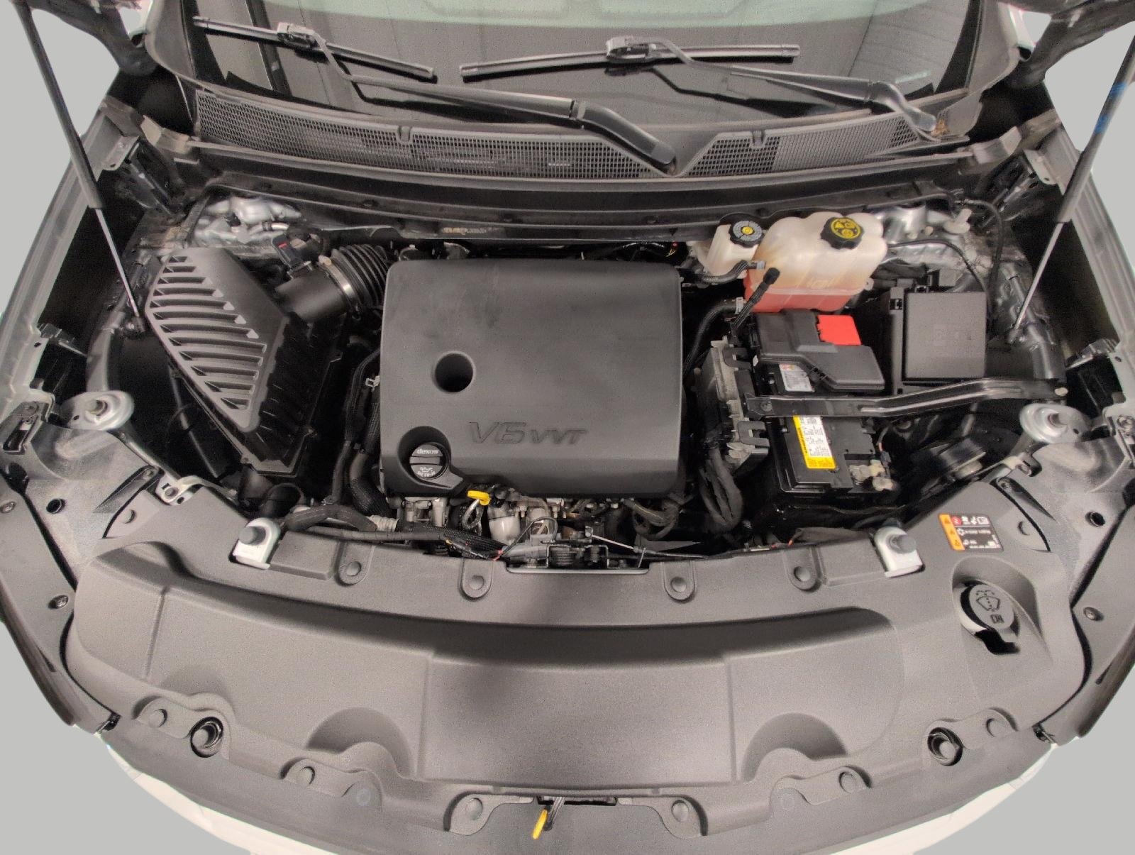 Used 2023 Chevrolet Traverse LT w/ LPO, Floor Liner Package AWD/4WD image 9