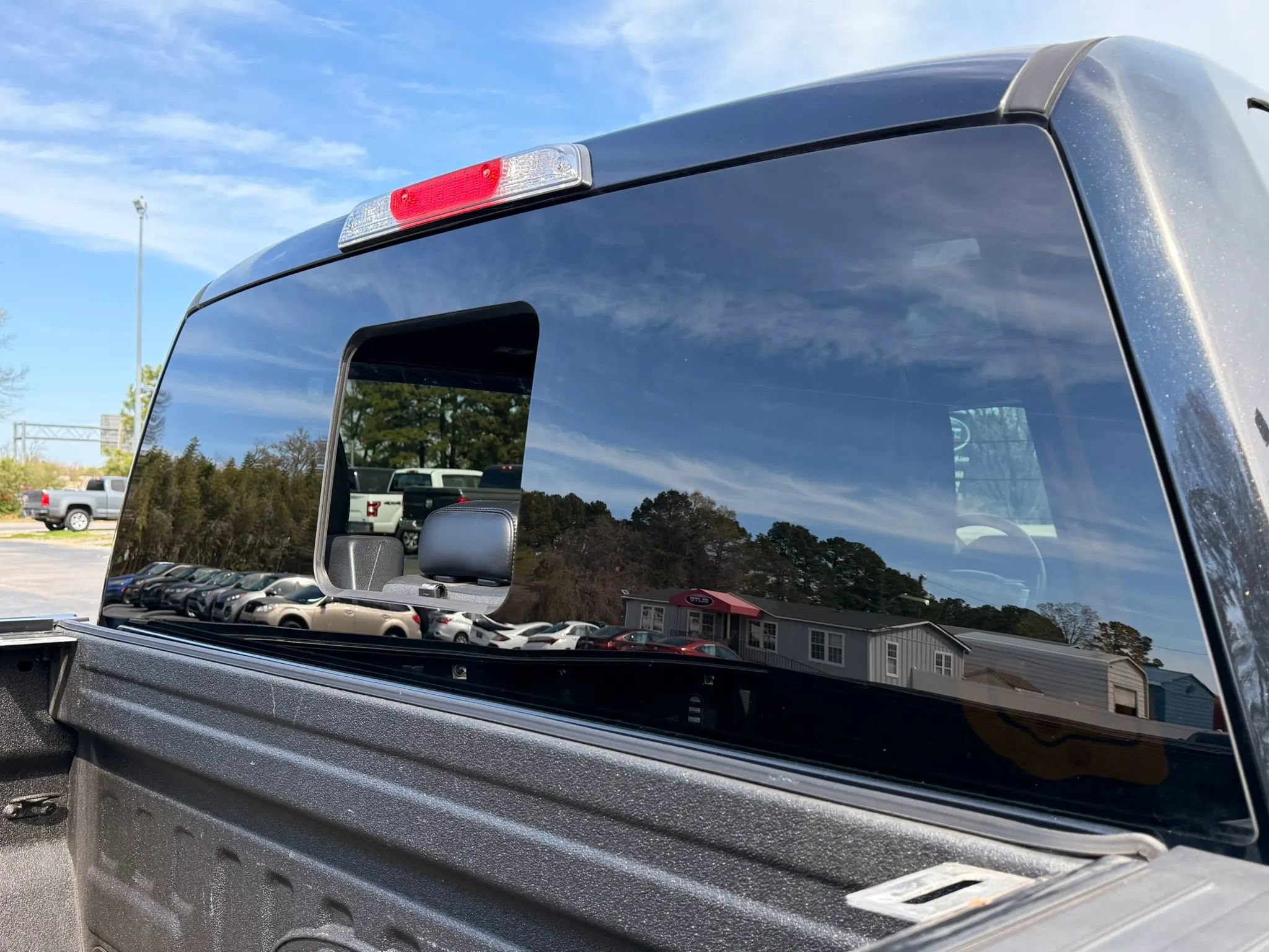 Used 2015 Ford F150 Platinum w/ Equipment Group 701A Luxury image 39