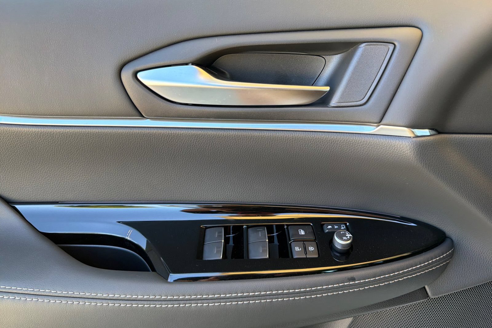 New 2026 Toyota Mirai RWD image 10