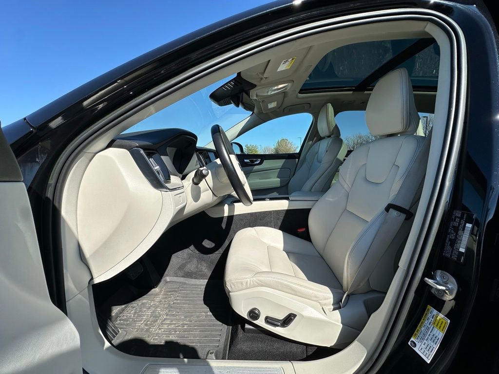 Used 2023 Volvo XC60 B5 Plus w/ Protection Package Premier image 2