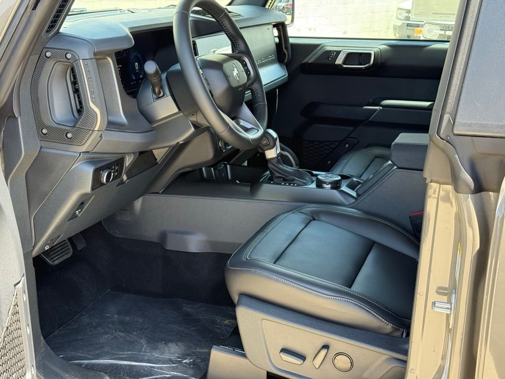 New 2026 Ford Bronco Badlands w/ Sasquatch Package AWD/4WD image 5