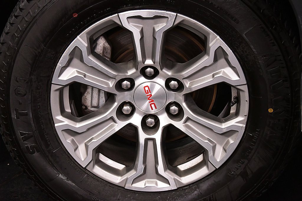 Used 2024 GMC Sierra 1500 SLT image 9