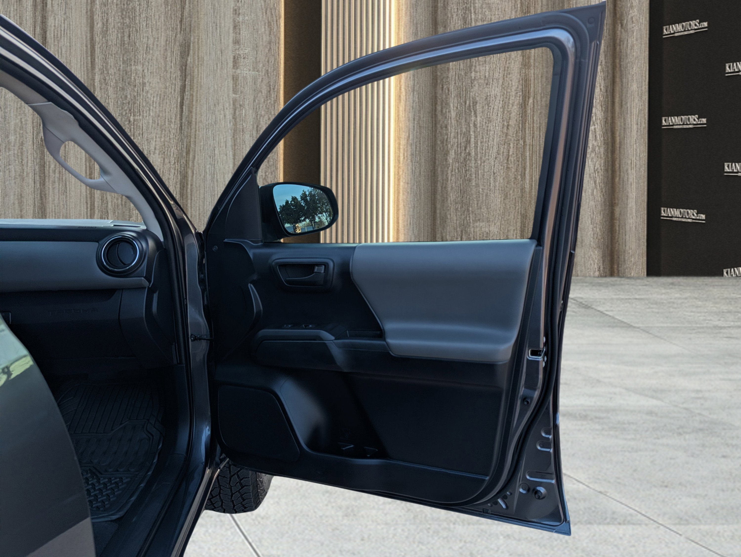 Used 2019 Toyota Tacoma SR w/ SR Convenience Package image 31