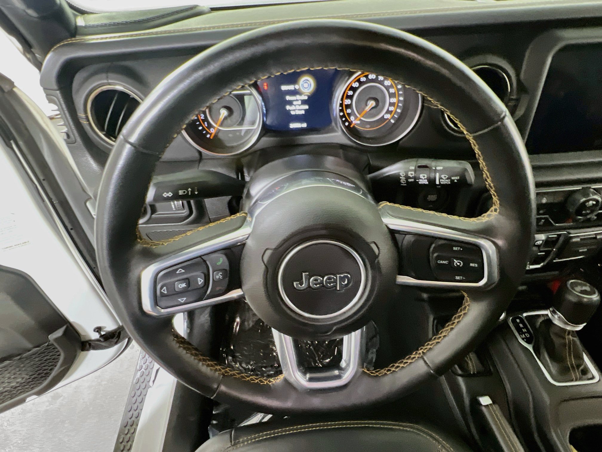 Used 2023 Jeep Wrangler Unlimited Sahara AWD/4WD image 11