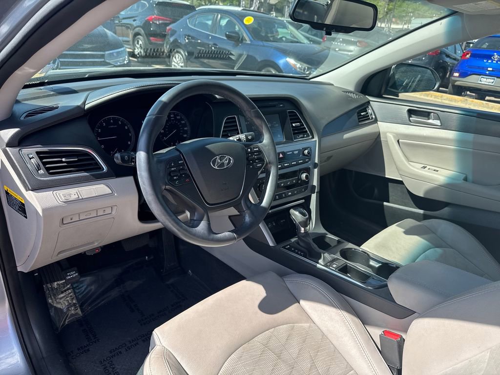 Used 2016 Hyundai Sonata Sport w/ Option Group 1V FWD image 17