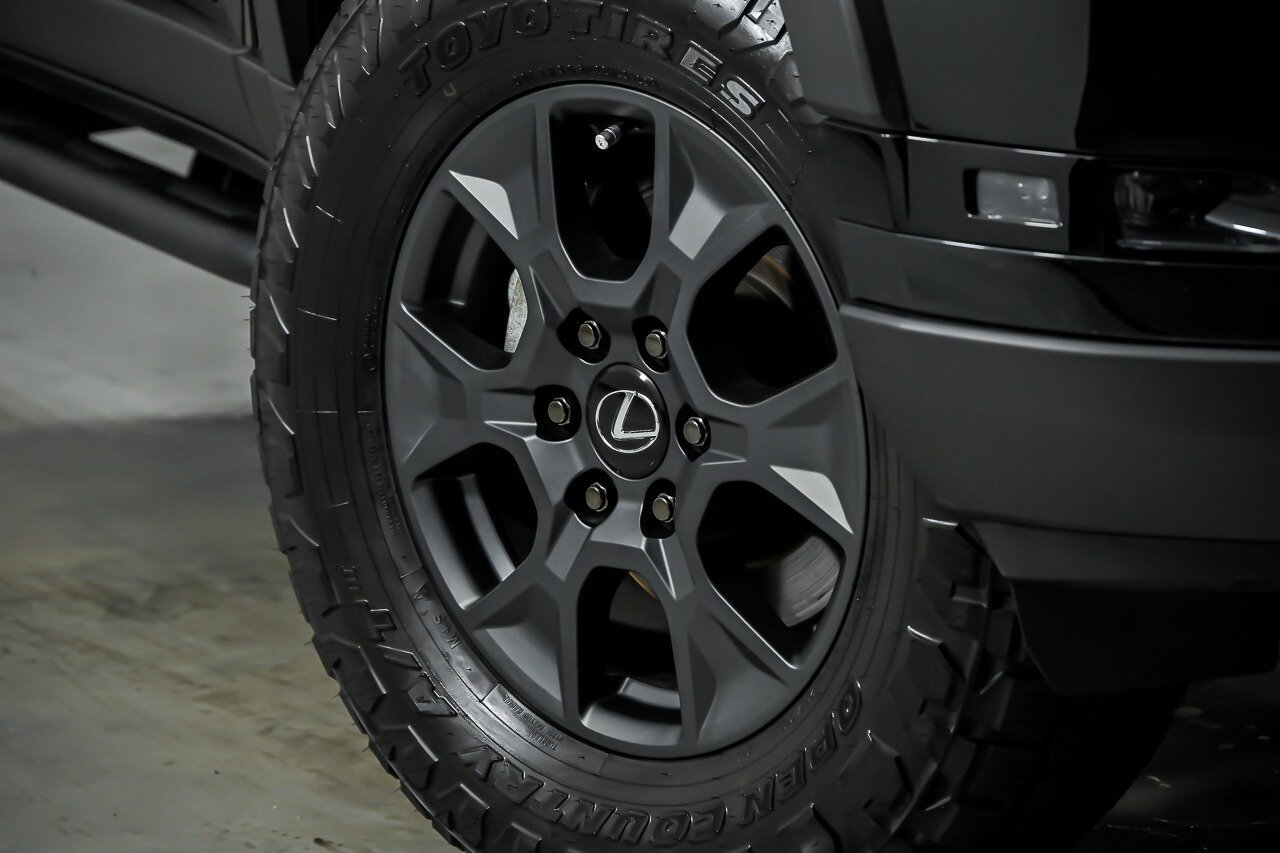 Used 2025 Lexus GX 550 AWD/4WD image 4