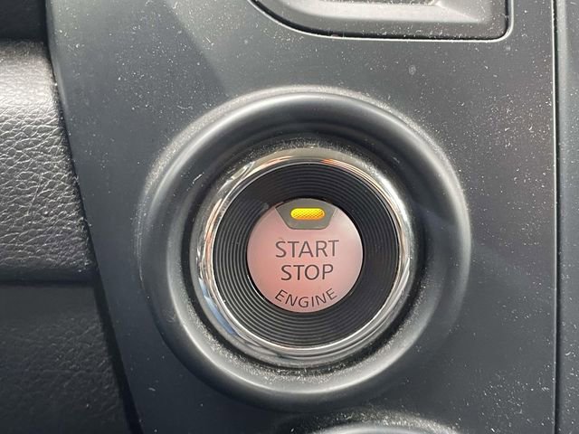 Used 2022 Nissan Titan SV AWD/4WD image 21