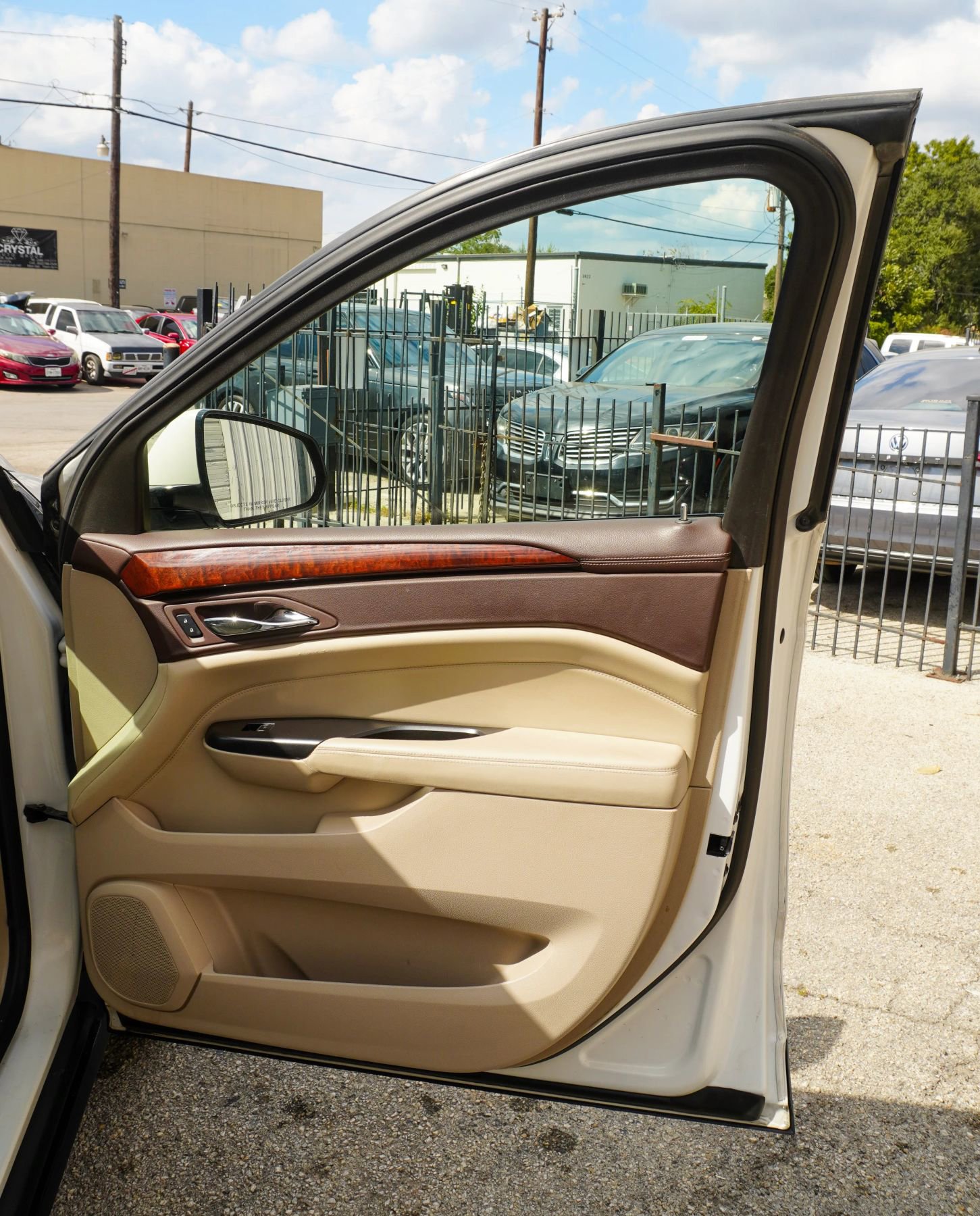 Used 2016 Cadillac SRX Luxury w/ Driver Awareness Package image 17