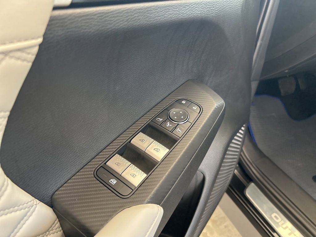 New 2025 Mitsubishi Outlander SEL image 43