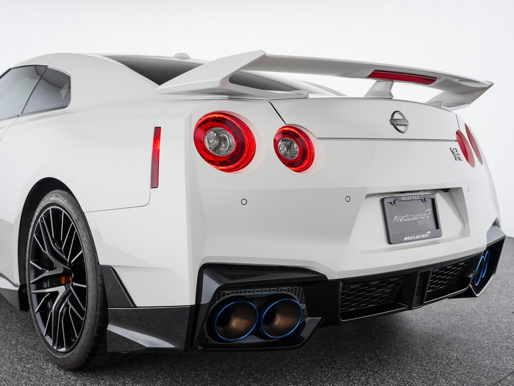 Used 2024 Nissan GT-R Premium w/ Premium Interior Package AWD/4WD image 45