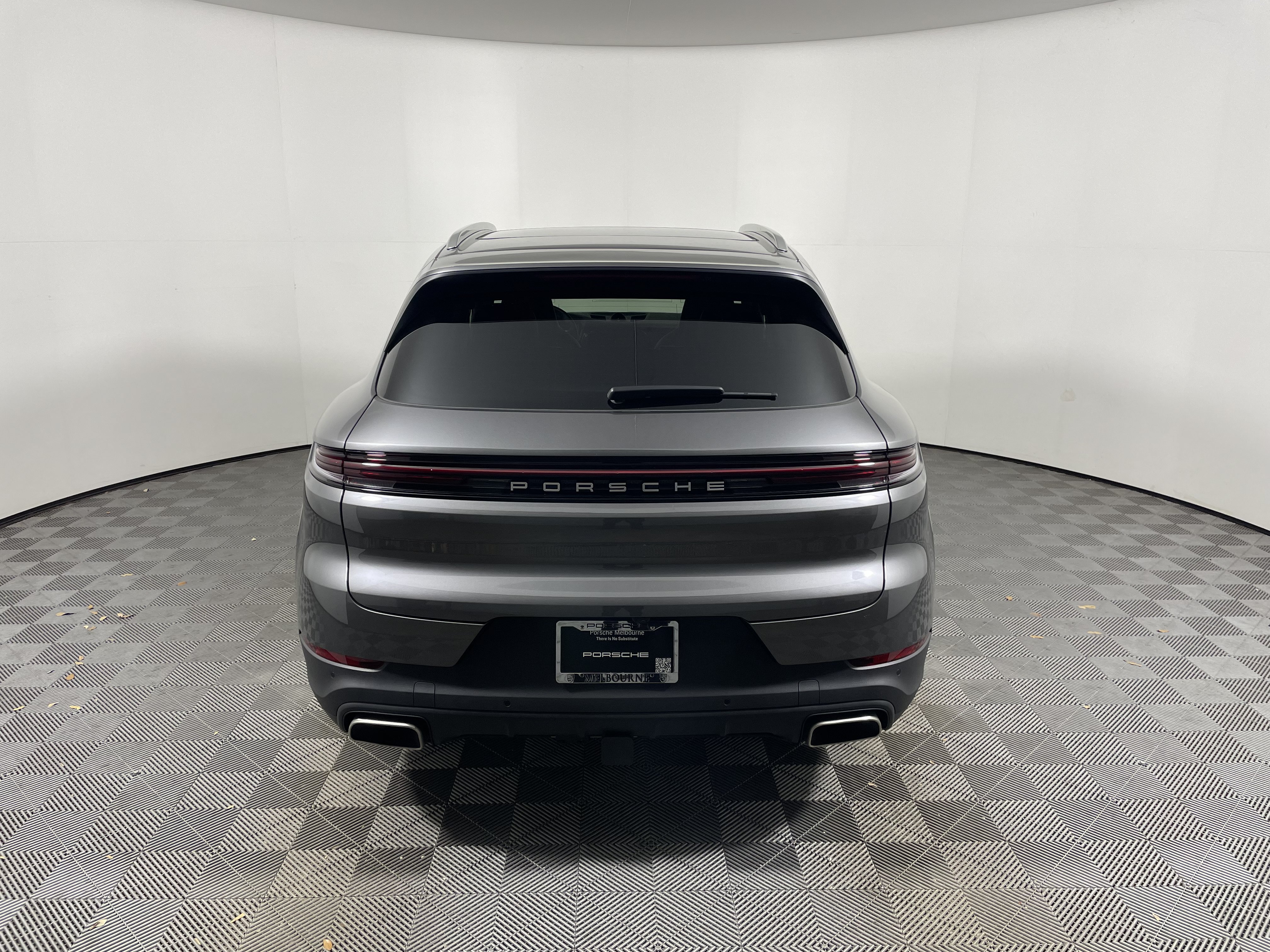Used 2026 Porsche Cayenne E-Hybrid AWD/4WD image 6