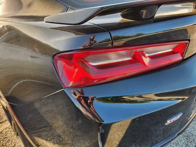 Used 2018 Chevrolet Camaro SS RWD image 7