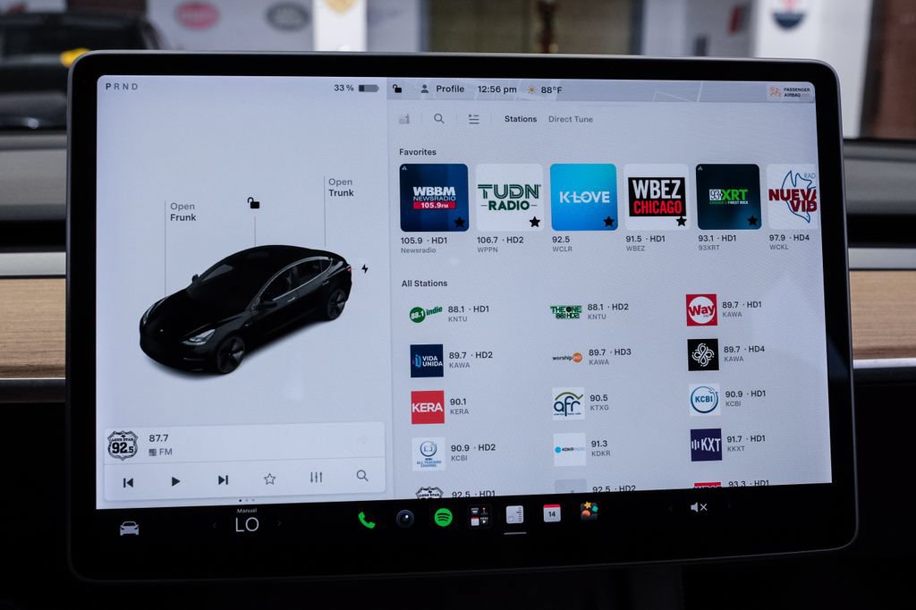 Used 2021 Tesla Model 3 Long Range AWD/4WD image 25