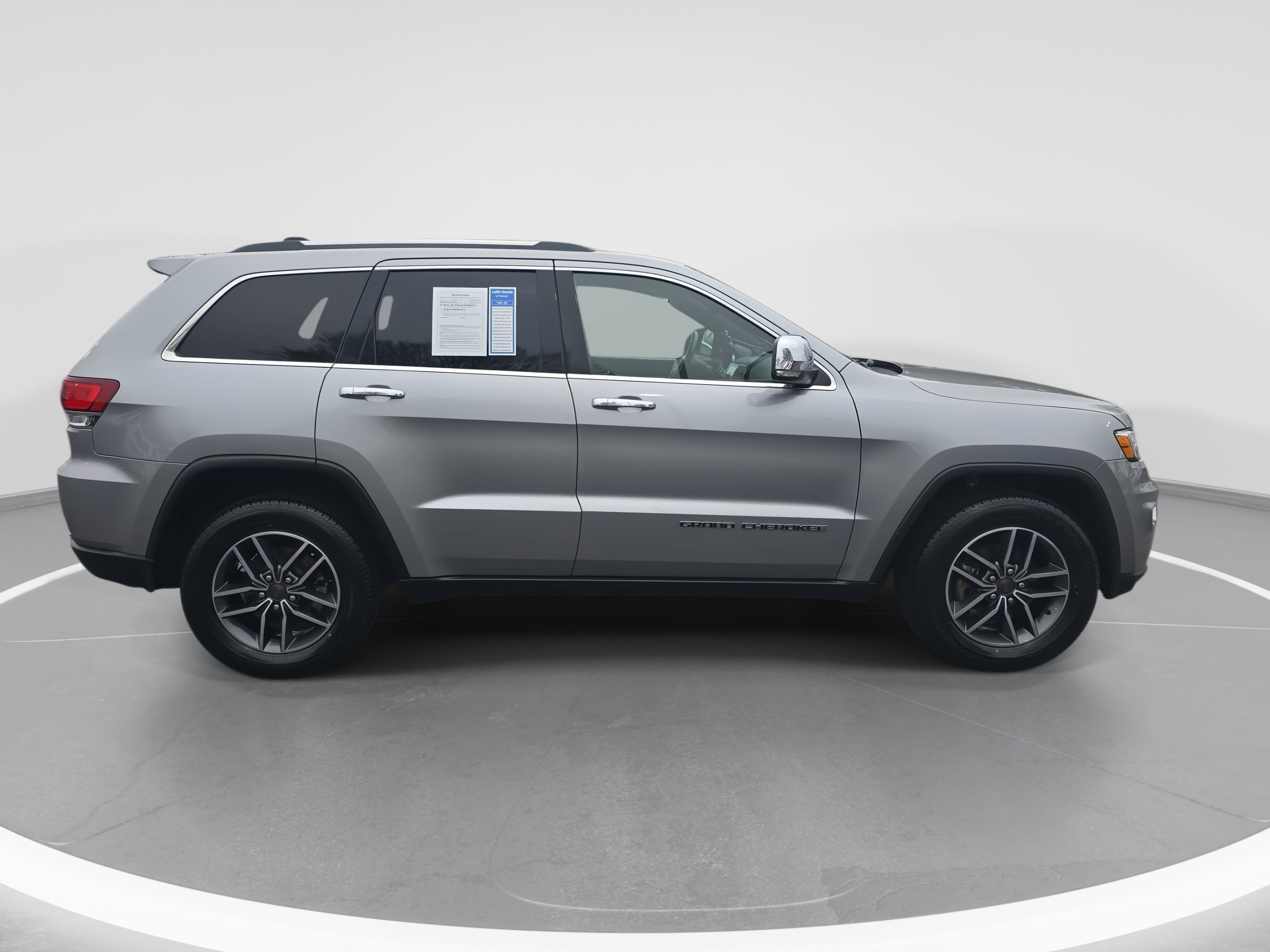 Used 2020 Jeep Grand Cherokee Limited w/ Luxury Group II image 4