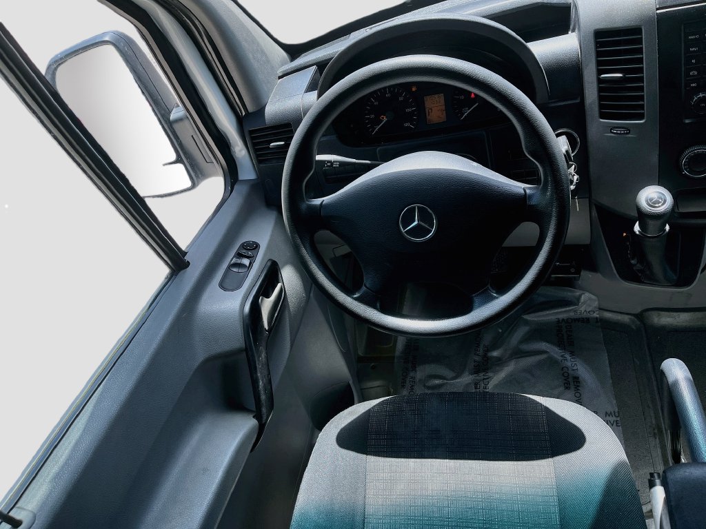 Used 2015 Mercedes-Benz Sprinter 2500 image 19