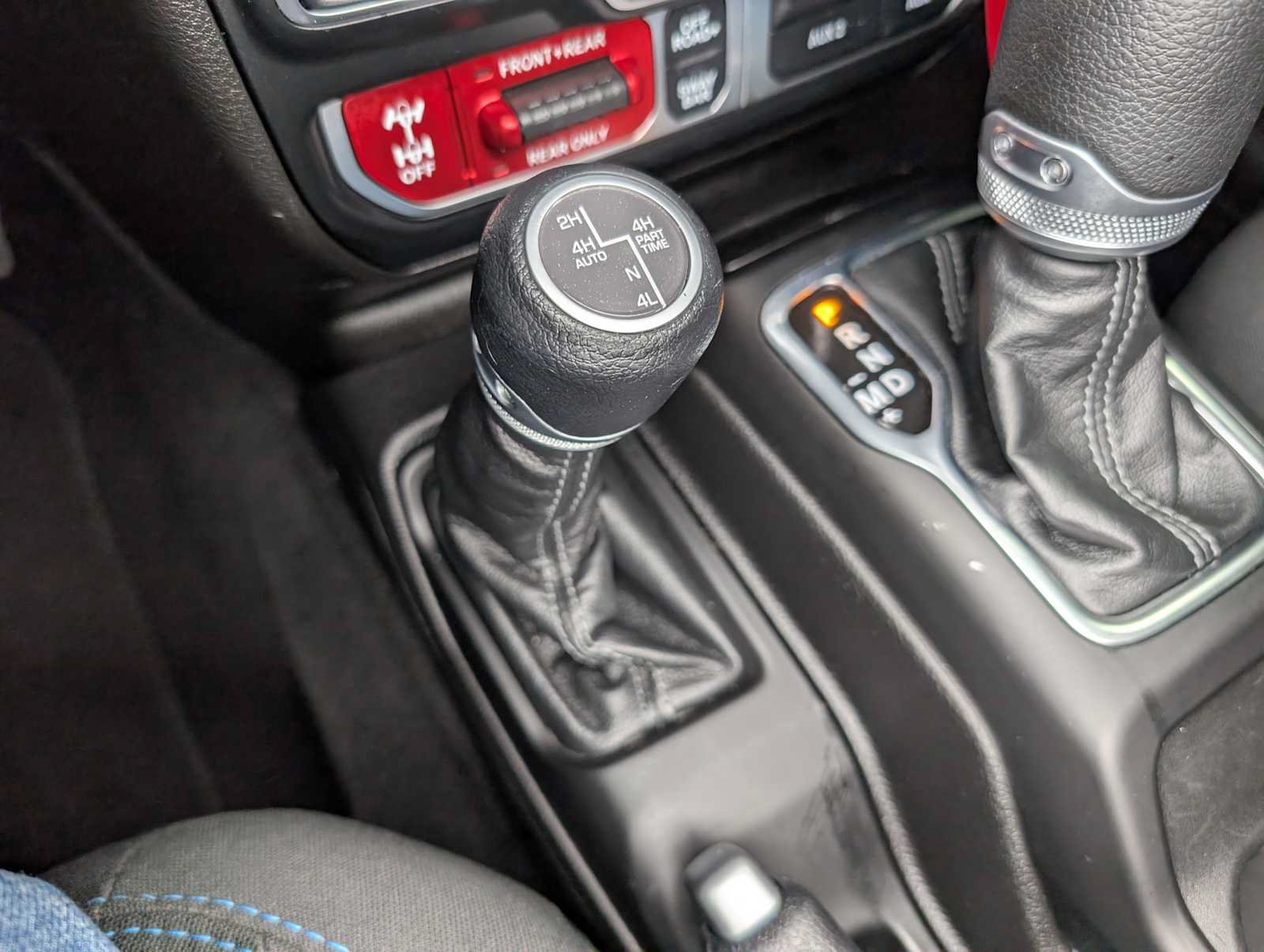 Used 2024 Jeep Wrangler Unlimited Rubicon 4xe AWD/4WD image 30