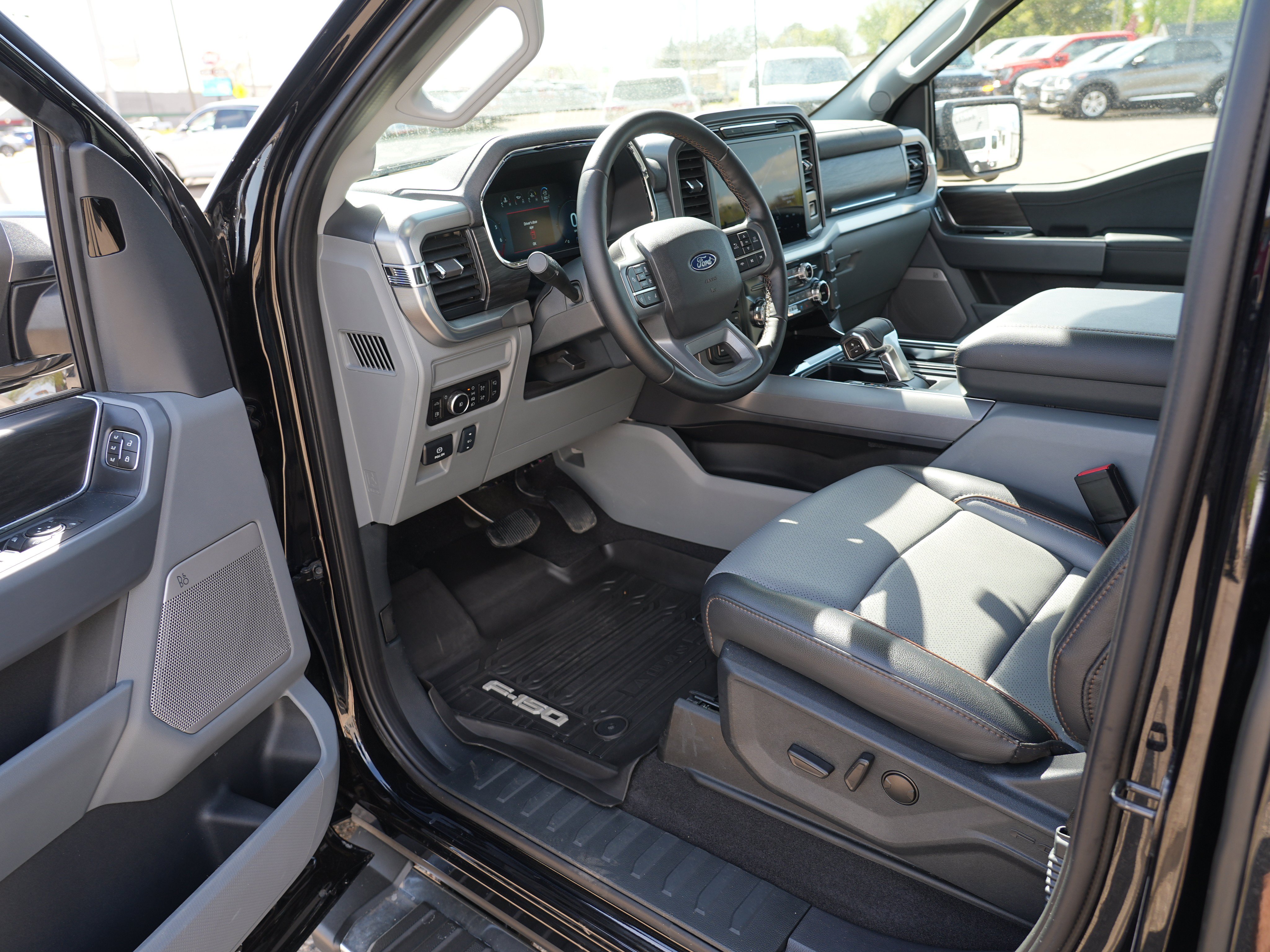Used 2025 Ford F150 Lariat w/ Equipment Group 501A Mid AWD/4WD image 16