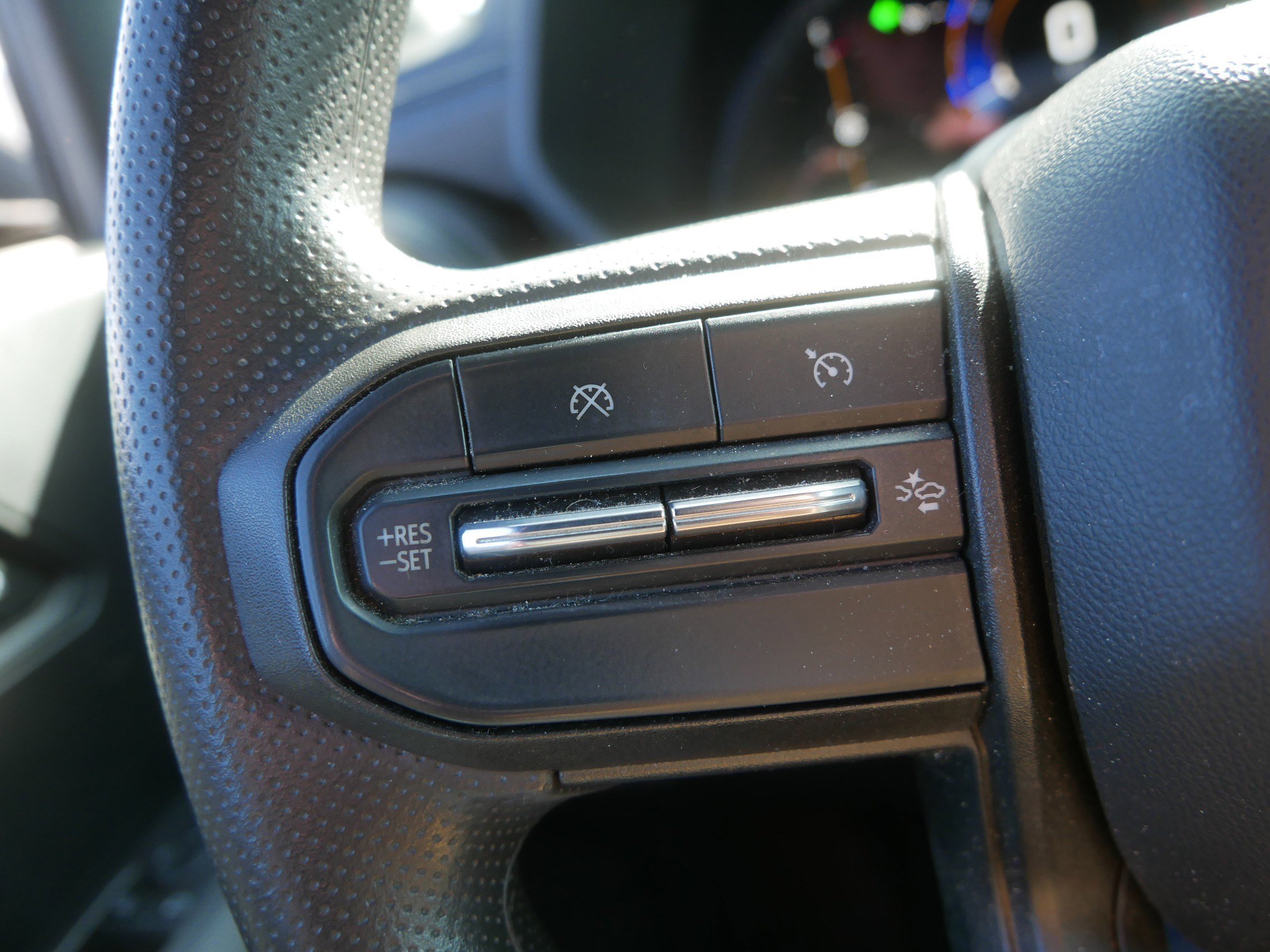 Used 2023 Chevrolet Colorado Trail Boss w/ Technology Package AWD/4WD image 25