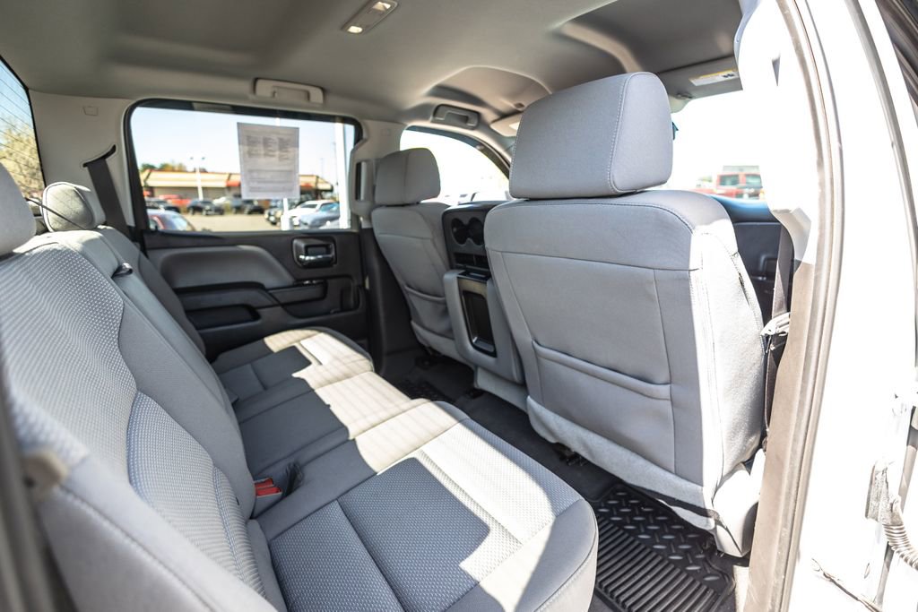 Used 2018 Chevrolet Silverado 1500 Custom w/ Custom Value Package AWD/4WD image 32