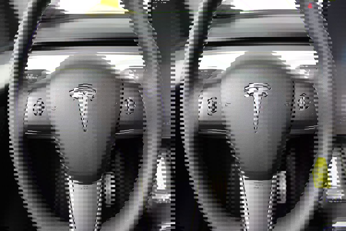 Used 2023 Tesla Model Y Performance image 13