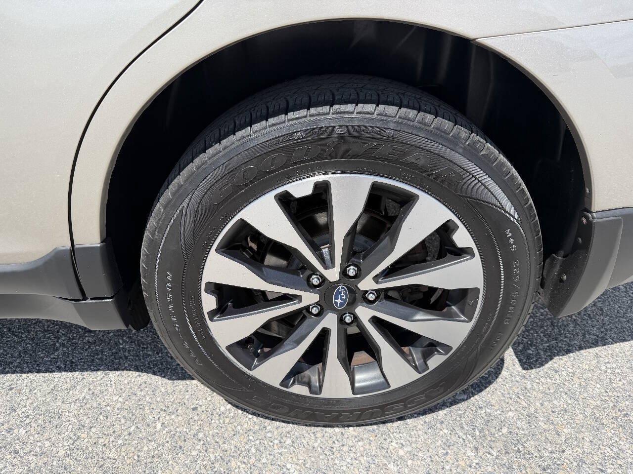 Used 2017 Subaru Outback 2.5i Limited AWD/4WD image 33