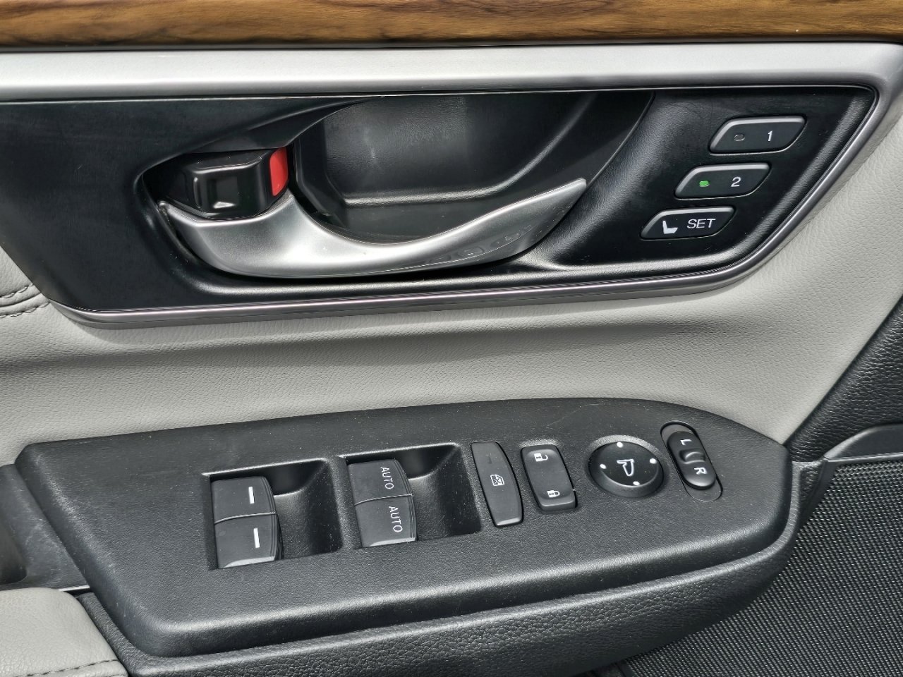Used 2021 Honda CR-V Touring image 25
