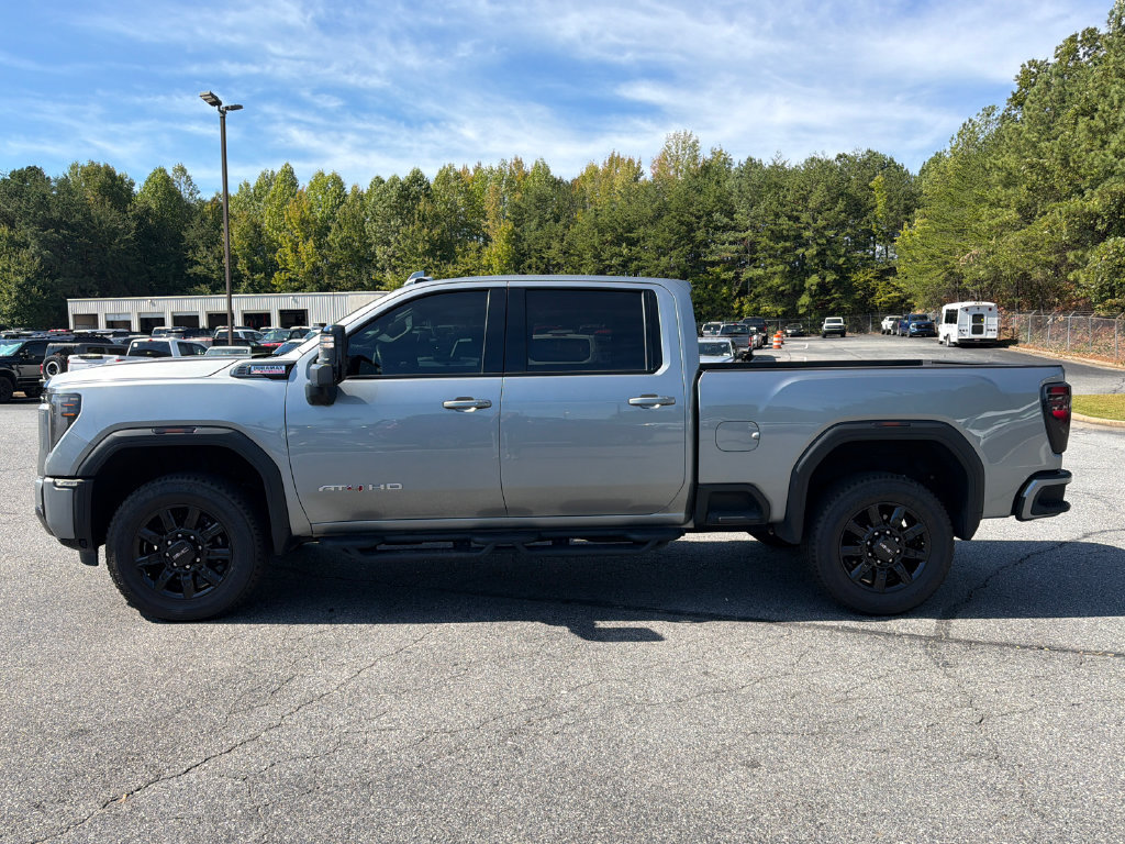 Used 2025 GMC Sierra 3500 AT4 w/ Technology Package AWD/4WD image 4
