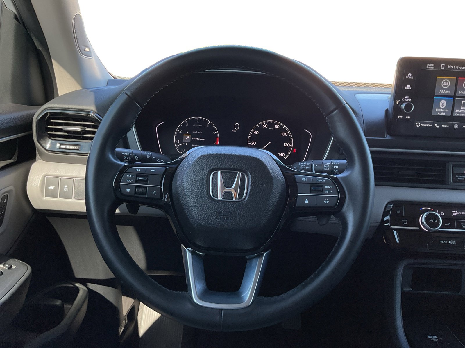 Used 2024 Honda Pilot Touring image 12