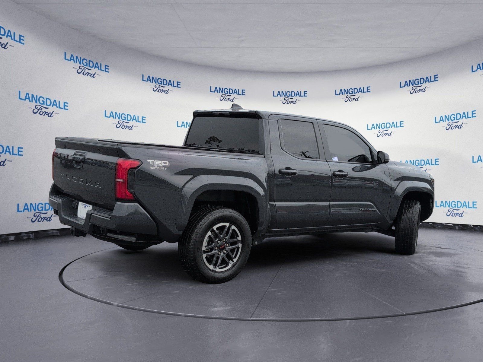 Used 2024 Toyota Tacoma TRD Sport RWD image 4