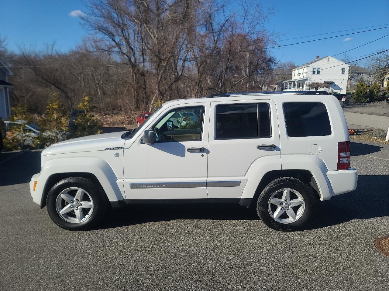 Used 2012 Jeep Liberty Limited w/ Comfort/Convenience Group image 4