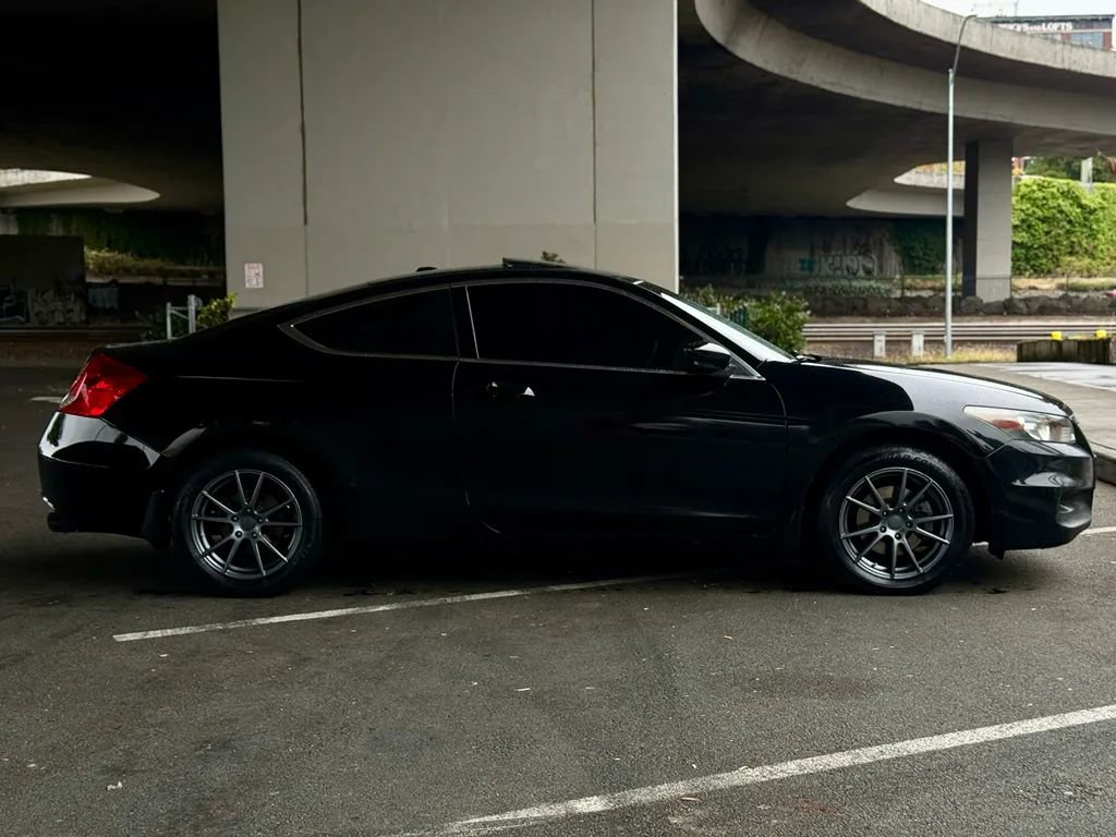 Used 2011 Honda Accord EX-L image 8